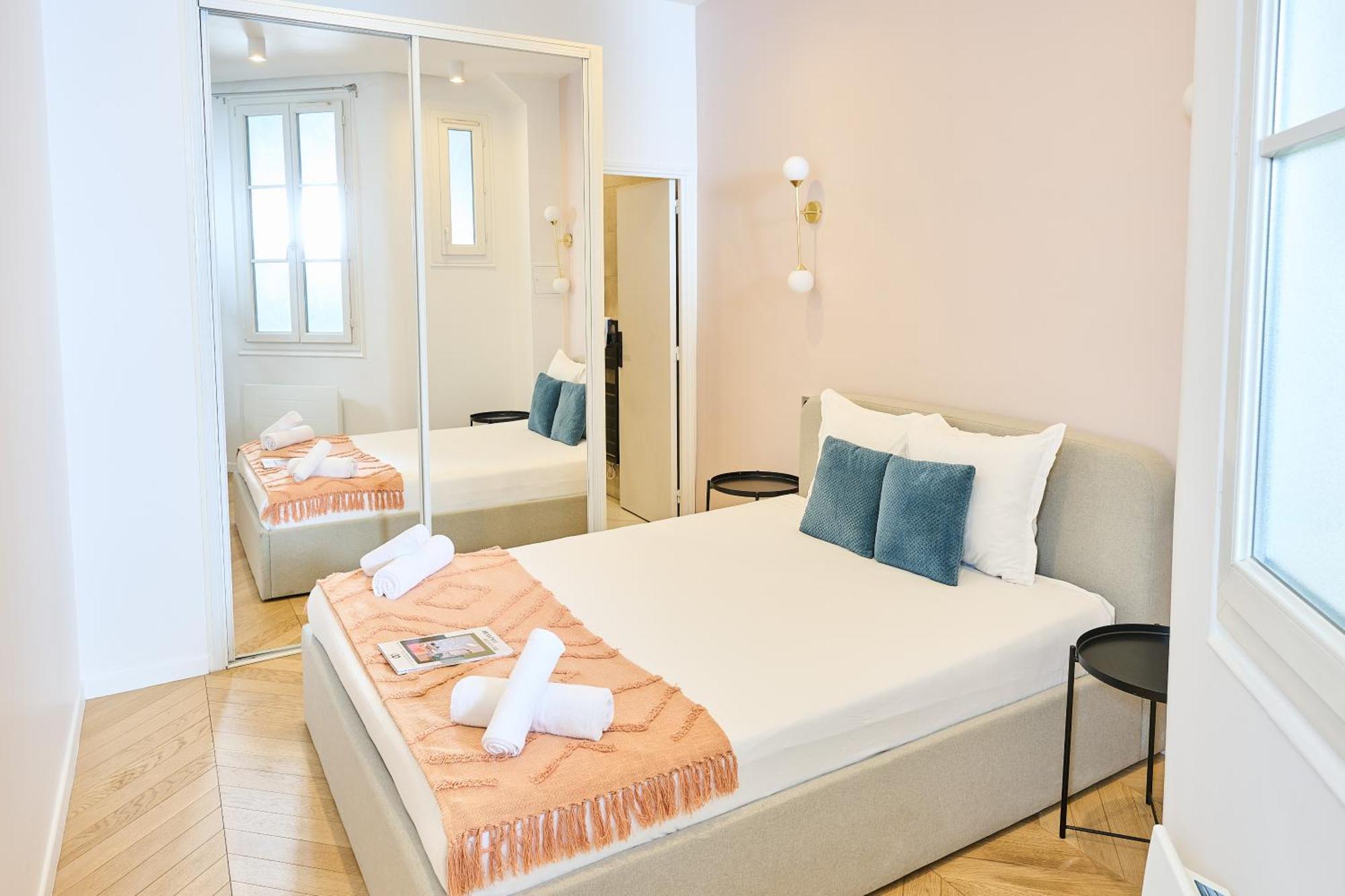 Champs Elysees!Montaigne, New Luxurious 6Pers Flat Paris Dış mekan fotoğraf